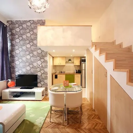 Pedestrian Area, Center Apartamento
